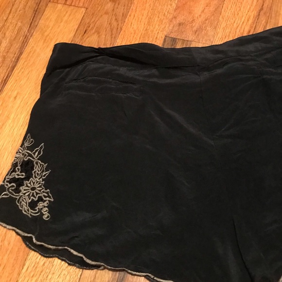 LUX  embroidered satin like shorts - Picture 7 of 7